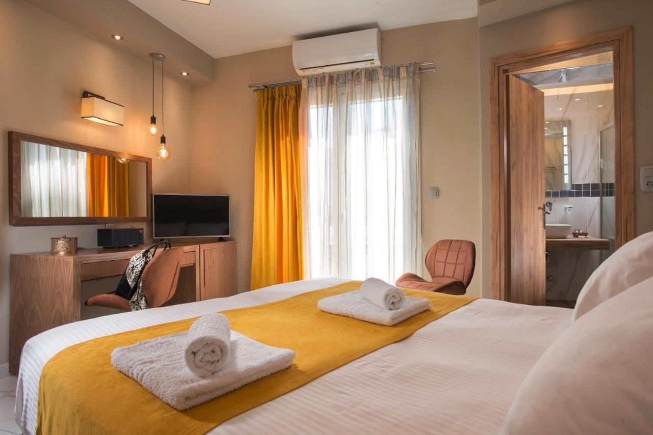 Angelica'S Deluxe Rooms In Adamas Exterior photo